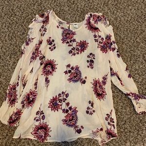 Long sleeved floral top